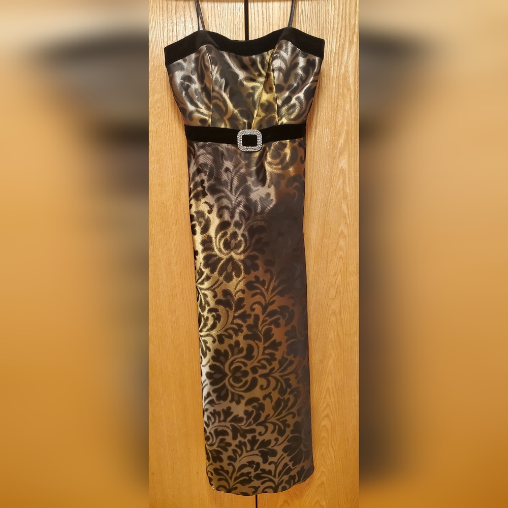 Cachet Strapless Dress